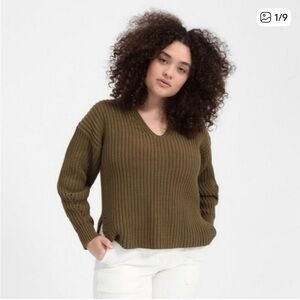 *20% OFF EOY SALE* EUC Everlane Sweater